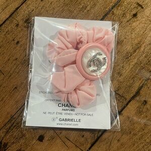 Chanel Parfums Gabrielle scrunchie